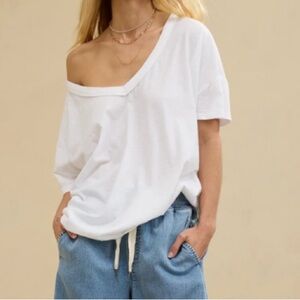NWOT Aerie Oversized V-Neck Boyfriend T-Shirt